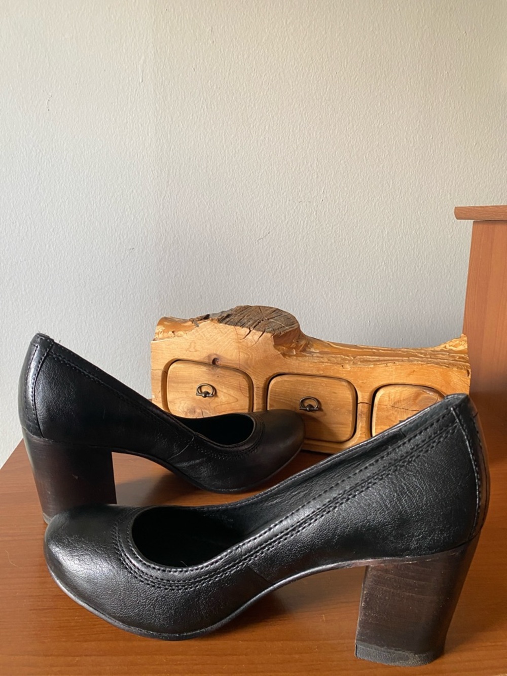Frye Carson Pump